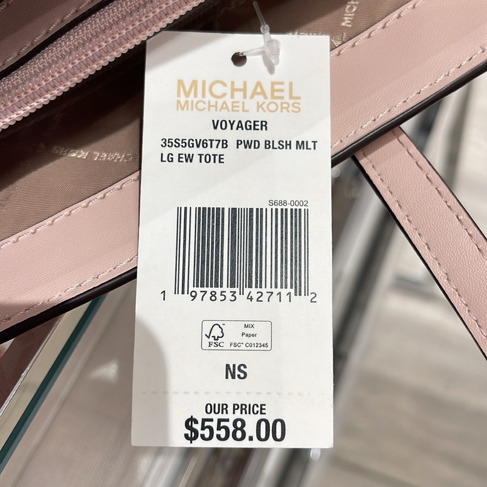 Michael Kors Voyager Large Color-Block Signature Logo Tote Bag
Powder Blush Mult - Picture 4 of 16